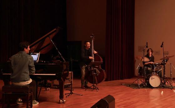 RC 교육원) 재즈의 깊이를 만나는 시간, <2025-2학기 RC공연 : 허대욱 트리오 재즈 콘서트>