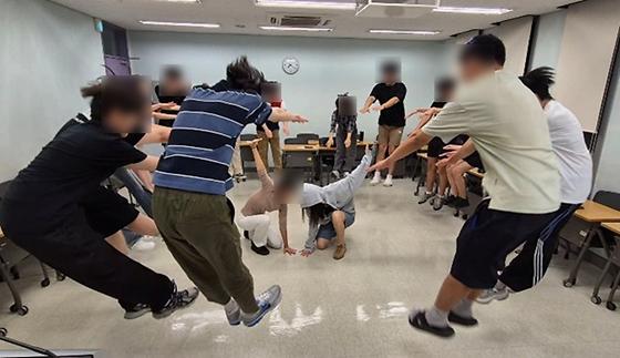 윤동주하우스) 함께 즐기며 소통하는 시간, 참여형 미션으로 빛났던 <윤동주하우스 OT>