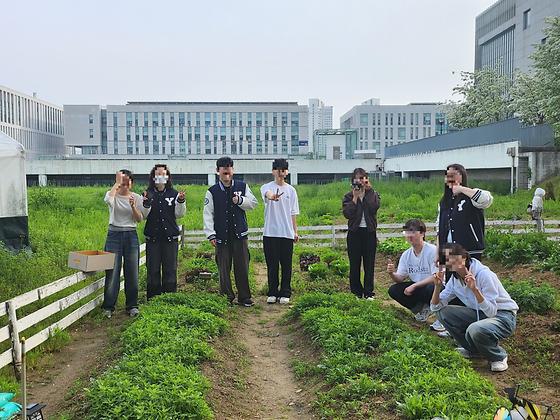 치원하우스) 직접 가꾼 텃밭의 결실, <루꼴라 키우는 치원의 chill guy>